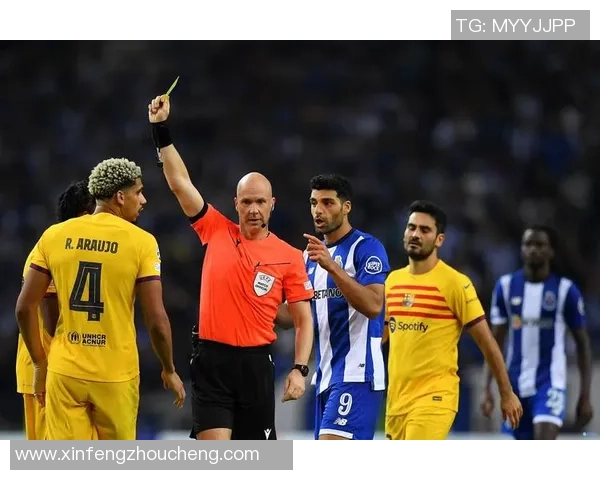 足总杯激战巴萨与波尔图2比2平帽子戏法引发争议判罚全场沸腾