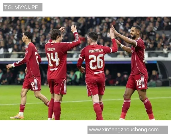 欧联杯激战利物浦与拜仁握手言和争议判罚引发全场热议